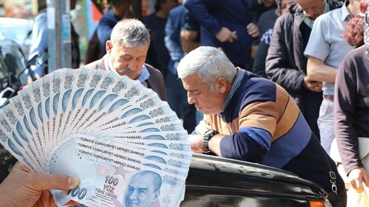 BAĞ-KUR'lulara 5 yıl erken emeklilik müjdesi: İsa Karakaş tarih verdi, 1.800 gün prim indirimi geliyor! 2